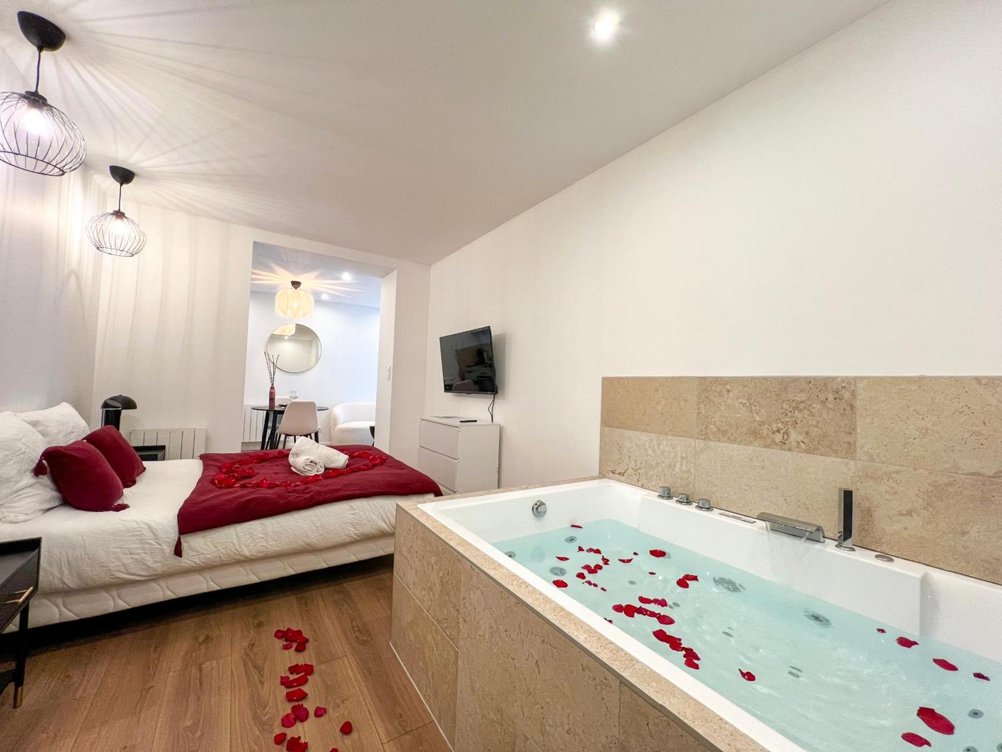 شقة Bibemus Casa Maja - Baignoire Balneo - Parking - Terrasse سانت إتيان المظهر الخارجي الصورة