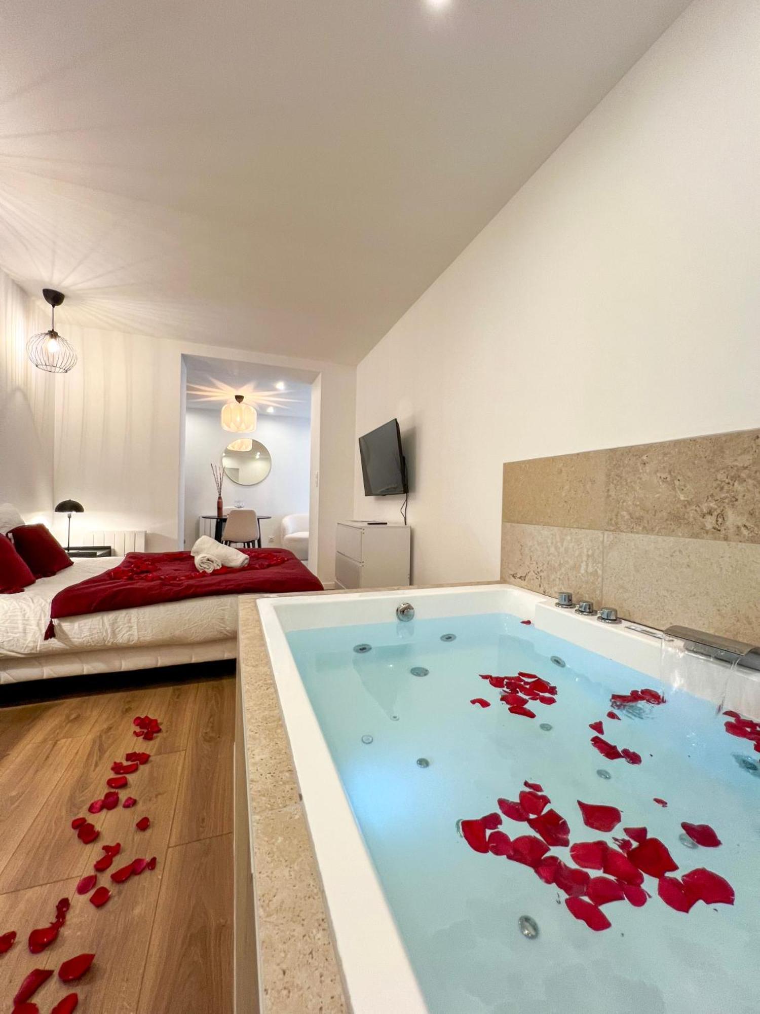 شقة Bibemus Casa Maja - Baignoire Balneo - Parking - Terrasse سانت إتيان المظهر الخارجي الصورة